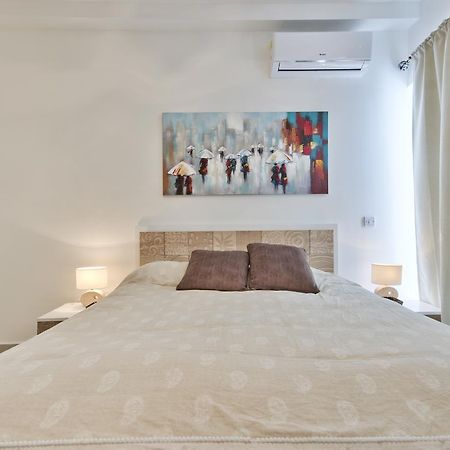 "Centre Point" Apartment San Ġiljan Exterior foto